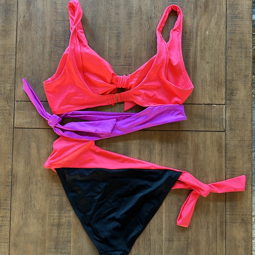 ASHLEY GRAHAM Monokini Swimsuit - Picture 5 of 5